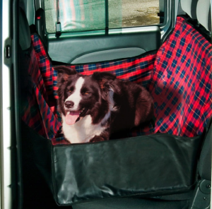 Ferplast arabada köpek taşıma çantası